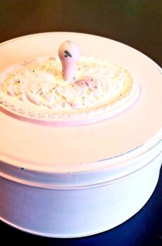 Decorative Tin with Lid