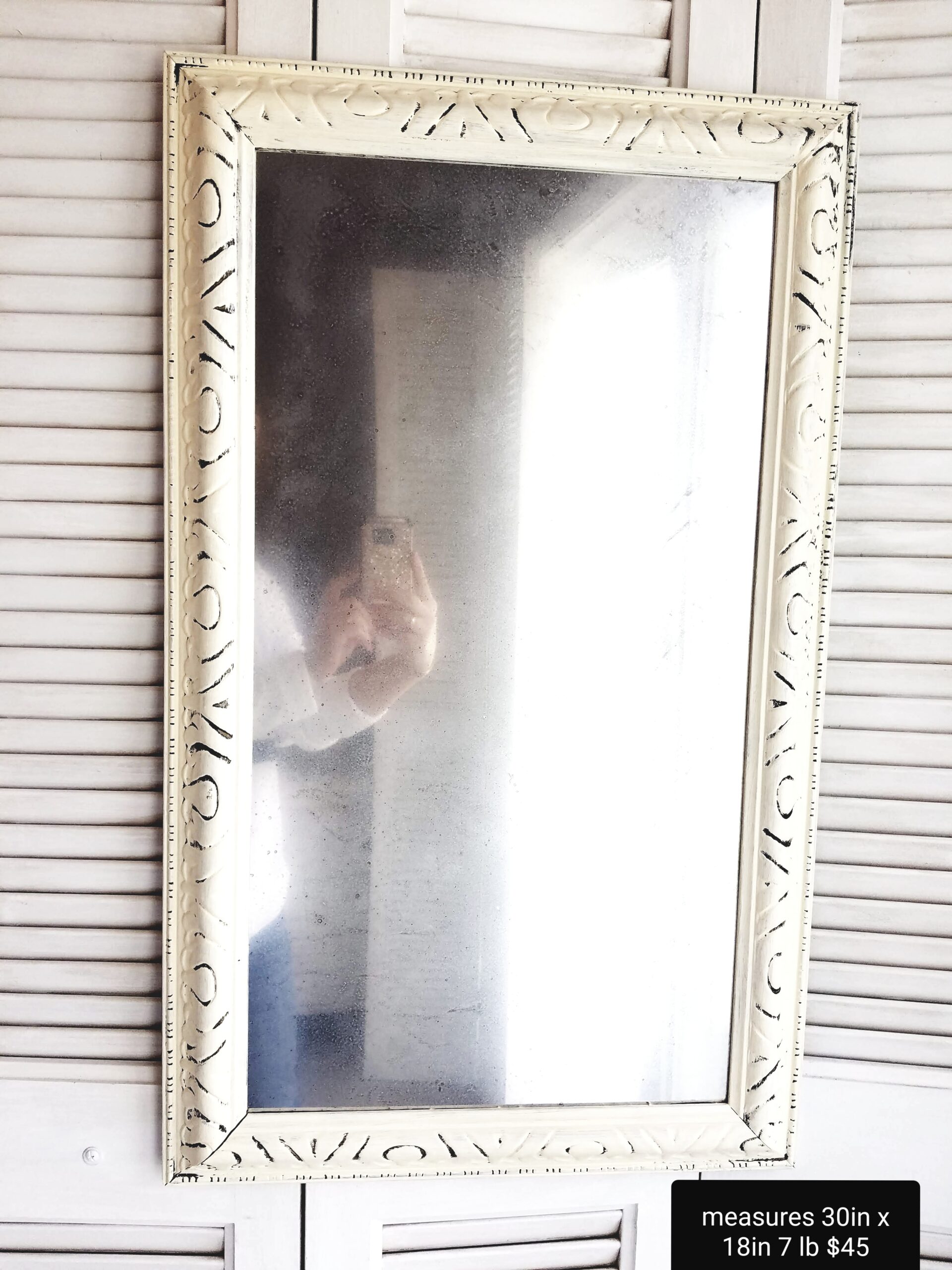 Antique-Style Wall Mirror - Sooo Creative Designs