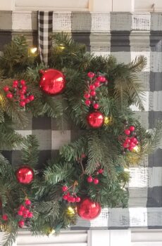 Lighted Buffalo Check Wreath Wall Hanging