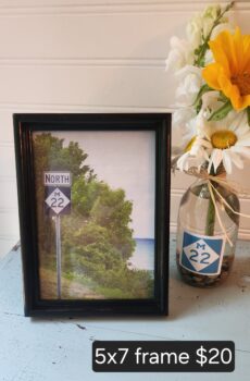 5x7 Solid Wood Picture Frame with Iconic M-22 Photo
