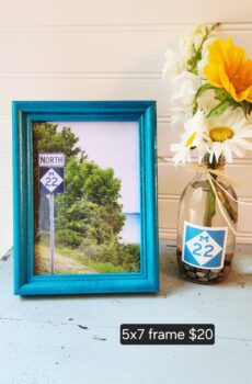 5x7 Solid Wood Picture Frame with Iconic M-22 Photo