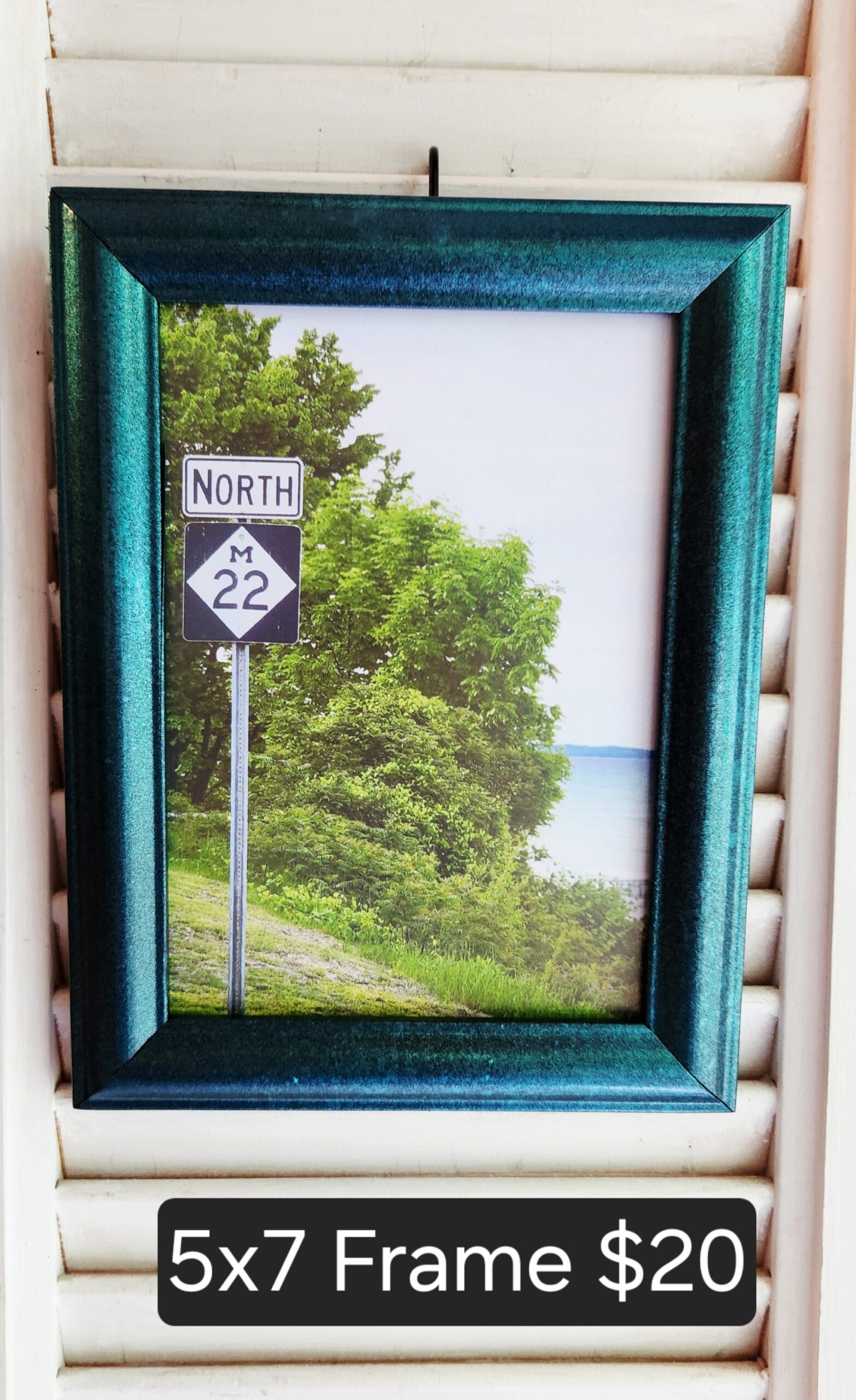5x7 Solid Wood Picture Frame Wall Hanging with Iconic M-22 Photo