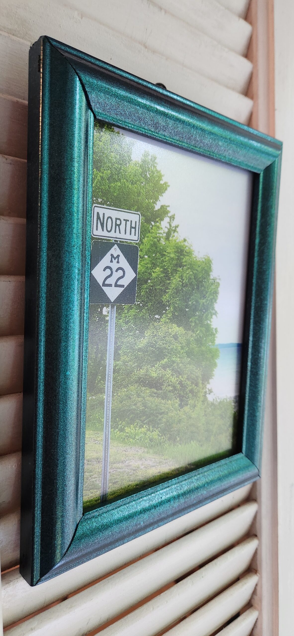 5x7 Solid Wood Picture Frame Wall Hanging with Iconic M-22 Photo - Image 2