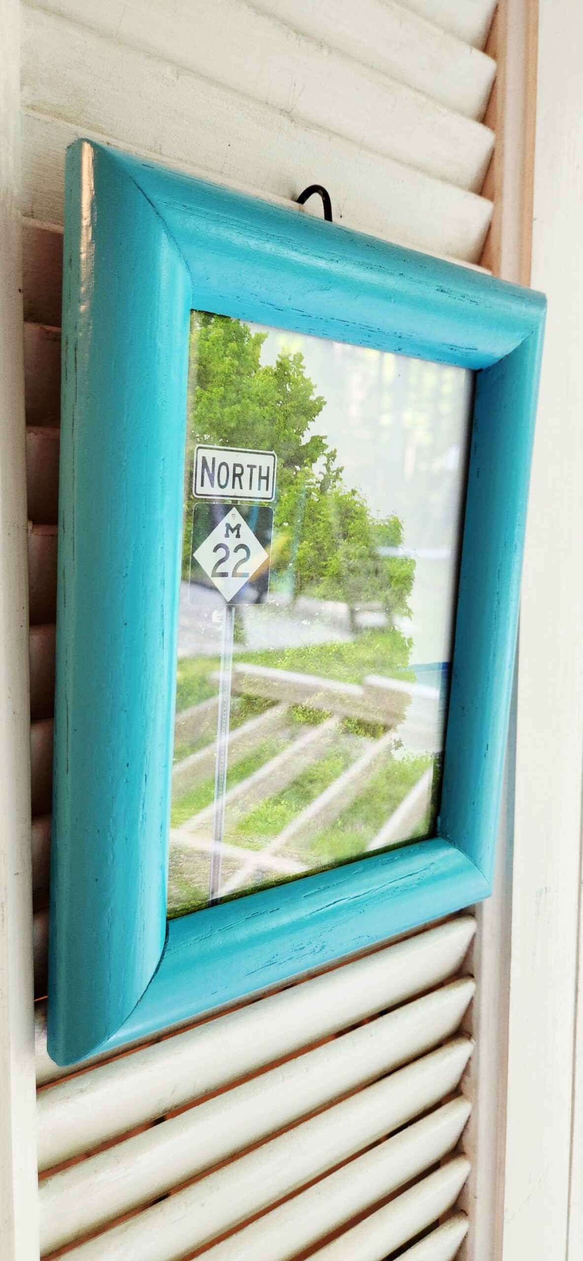 Solid Wood Wall Hanging 5x7 Frame with M-22 Photo - Image 2